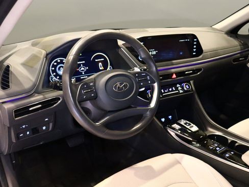 Used 2023 Hyundai Sonata Limited w/ Preferred Accessory Package image 10