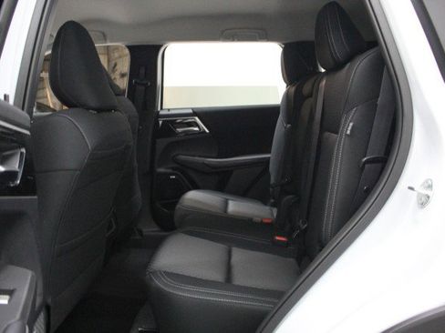 New 2026 Mitsubishi Outlander ES image 24