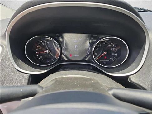 Used 2020 Jeep Compass Latitude image 10