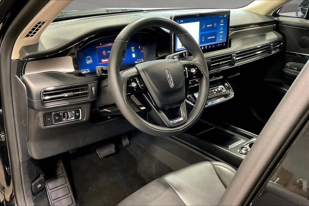 Used 2024 Lincoln Corsair Reserve AWD/4WD image 18
