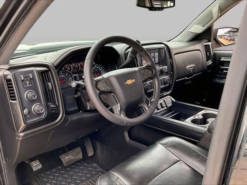 Used 2018 Chevrolet Silverado 1500 LTZ Z71 w/ LTZ Plus Package AWD/4WD image 16