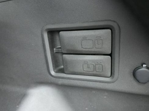 Used 2023 Chevrolet Equinox LT FWD image 13