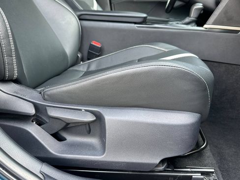 Used 2025 Toyota Camry SE FWD image 22