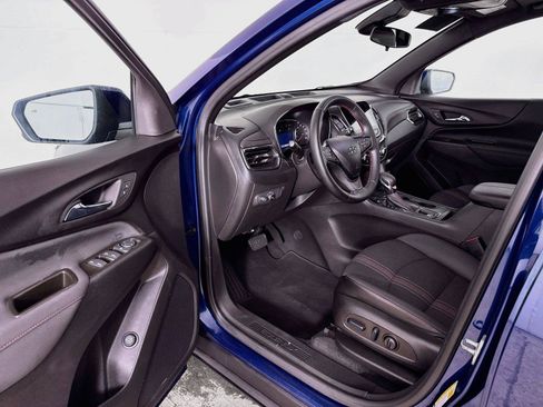 Used 2023 Chevrolet Equinox RS AWD/4WD image 3