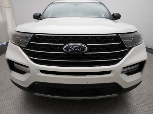 Used 2020 Ford Explorer XLT w/ Equipment Group 202A AWD/4WD image 22