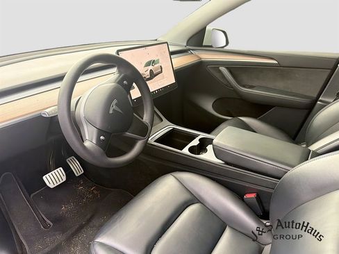 Used 2023 Tesla Model Y Performance AWD/4WD image 6