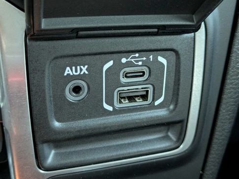 Used 2025 Jeep Gladiator Sport AWD/4WD image 22