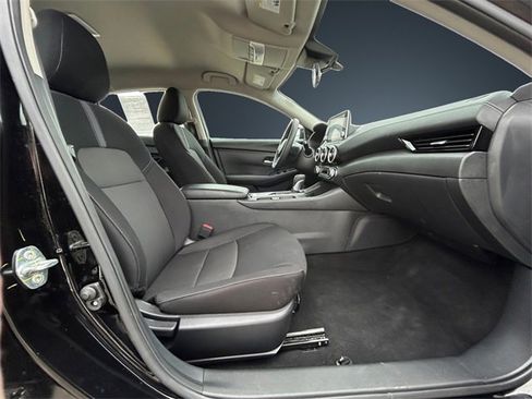 Used 2024 Nissan Sentra SV image 15