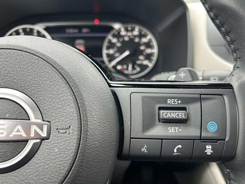 Used 2023 Nissan Rogue SL image 25