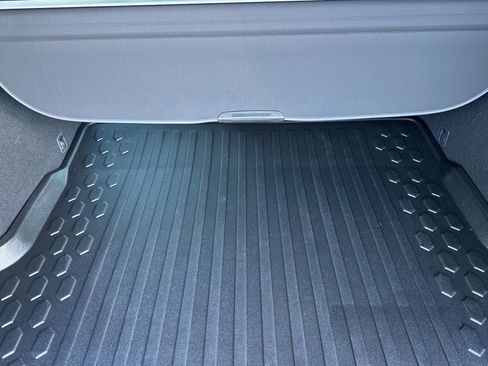 Used 2025 Subaru Outback Premium image 18