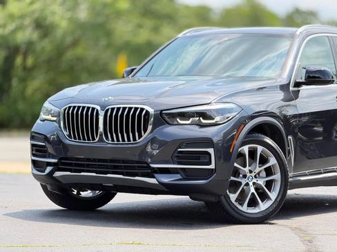 Used 2023 BMW X5 sDrive40i w/ Premium Package RWD image 2