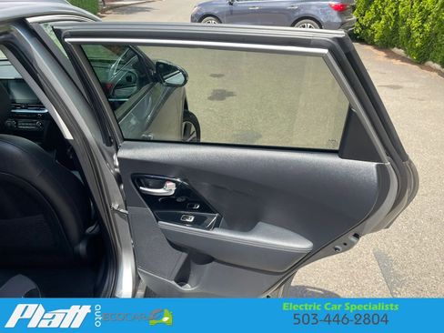 Used 2022 Kia Niro EX FWD image 42