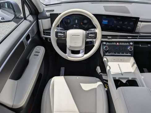 Used 2026 Hyundai Santa Fe SEL FWD image 16