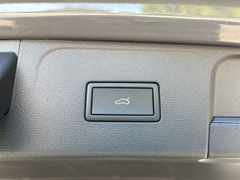 New 2026 Volkswagen Atlas SE image 53