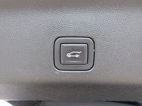 Used 2024 Chevrolet Tahoe Premier image 31