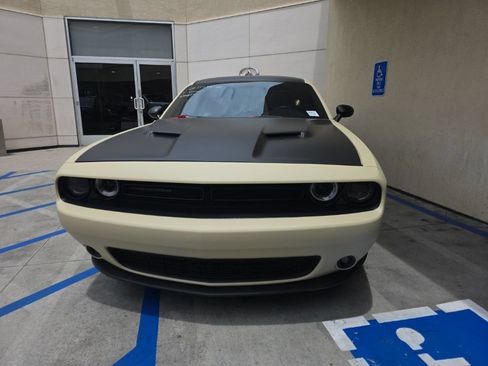 Used 2016 Dodge Challenger SXT Plus RWD image 2