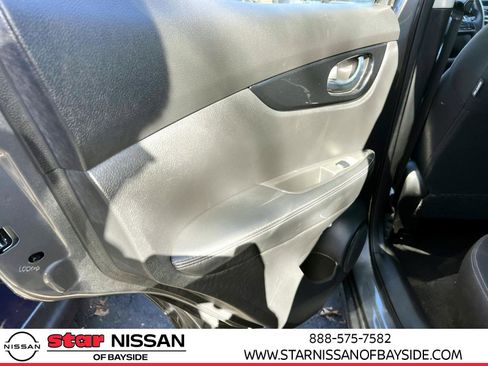 Used 2017 Nissan Rogue Sport SV image 10