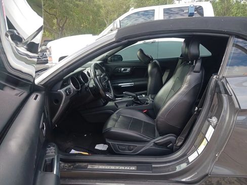 Used 2020 Ford Mustang Premium RWD image 4