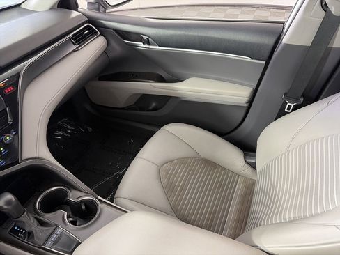 Used 2022 Toyota Camry SE FWD image 21