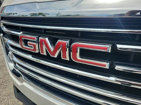 Used 2023 GMC Terrain SLT w/ LPO, Floor Liner Package FWD image 12