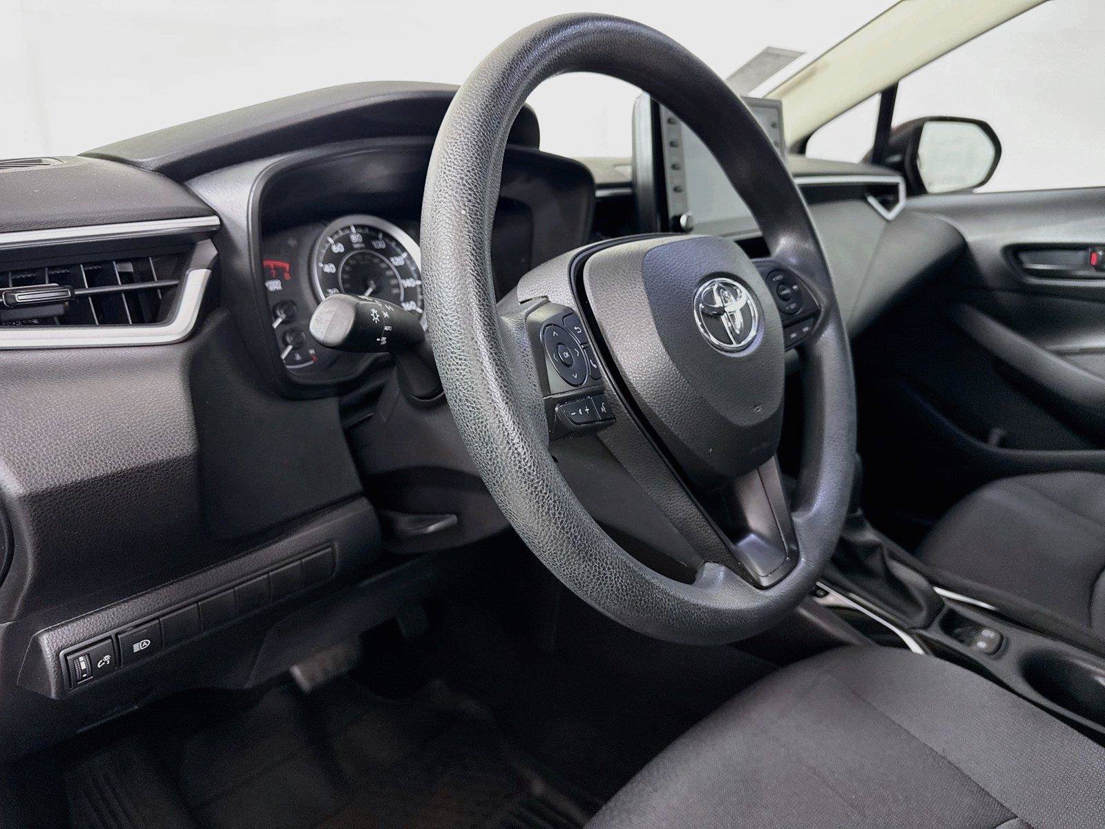 Certified 2022 Toyota Corolla LE FWD image 4