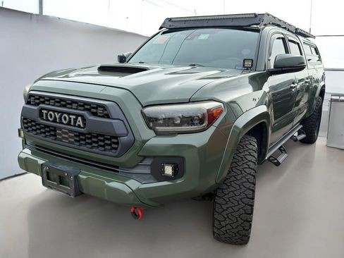 Used 2021 Toyota Tacoma TRD Sport w/ Technology Package image 12