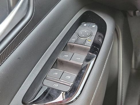 Used 2025 Nissan Murano SV AWD/4WD image 13