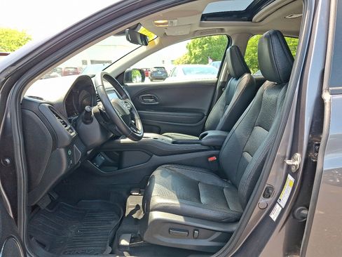 Used 2019 Honda HR-V Touring image 13