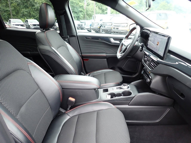 Used 2023 Ford Escape ST-Line w/ Tech Pack #1 AWD/4WD image 10