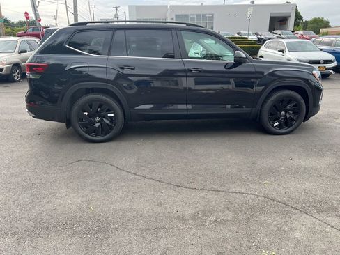 New 2026 Volkswagen Atlas SE image 5