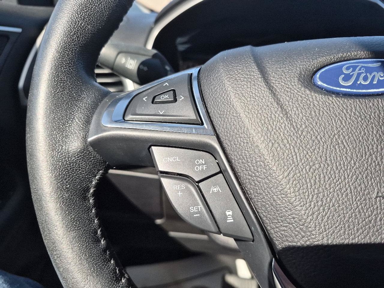 Used 2020 Ford Edge SEL AWD/4WD image 17