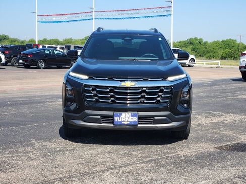 Used 2025 Chevrolet Equinox LT w/ Convenience Package II FWD image 2