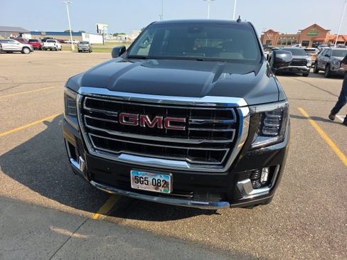 Used 2023 GMC Yukon SLT AWD/4WD image 6