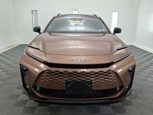 Certified 2025 Toyota Crown Signia w/ Advanced Technology Package AWD/4WD image 21