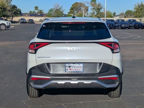 Used 2024 Kia Sportage LX image 5