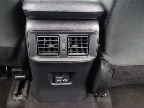 Used 2024 Toyota RAV4 XLE FWD image 30