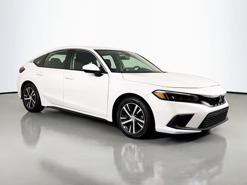 Certified 2024 Honda Civic LX image 3