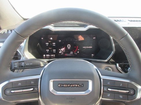 New 2026 GMC Canyon Denali image 17