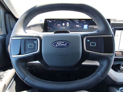 Used 2025 Ford Expedition Max Active AWD/4WD image 21