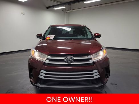 Used 2019 Toyota Highlander LE image 3