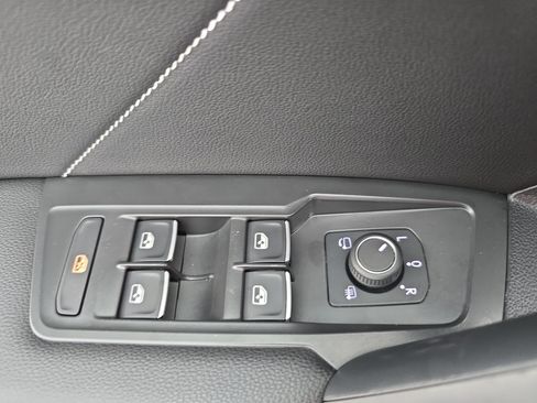 Used 2022 Volkswagen Tiguan SEL R-Line AWD/4WD image 28
