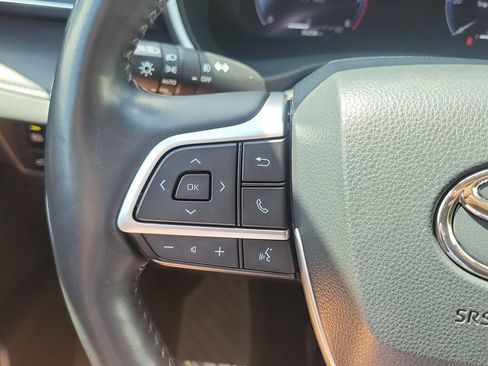 Used 2023 Toyota Highlander Platinum FWD image 20