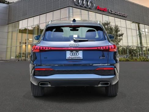 Used 2025 Audi Q5 Premium w/ Convenience Package AWD/4WD image 3