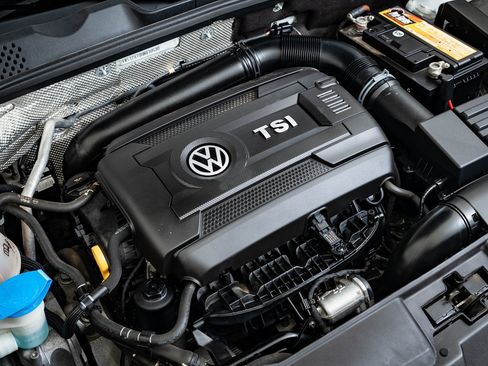 Used 2017 Volkswagen Beetle 1.8T S image 33