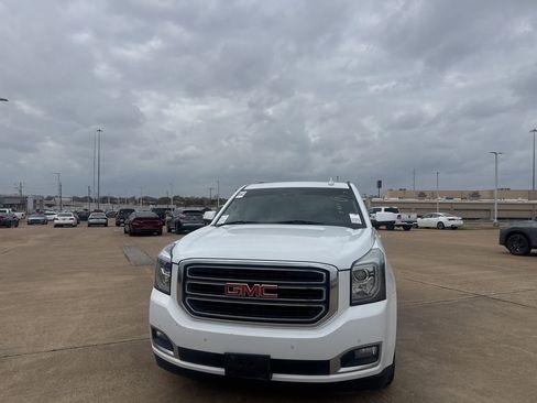 Used 2019 GMC Yukon XL SLT image 4