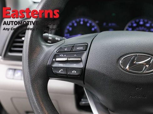 Used 2020 Hyundai Elantra SEL image 15