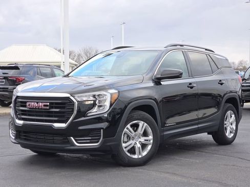 Used 2022 GMC Terrain SLE w/ Driver Convenience Package image 2