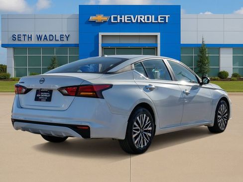 Used 2025 Nissan Altima 2.5 SV image 7