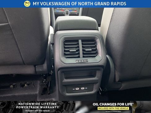 New 2026 Volkswagen Taos SE image 18