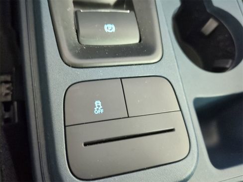 Used 2025 Ford Maverick XL image 25